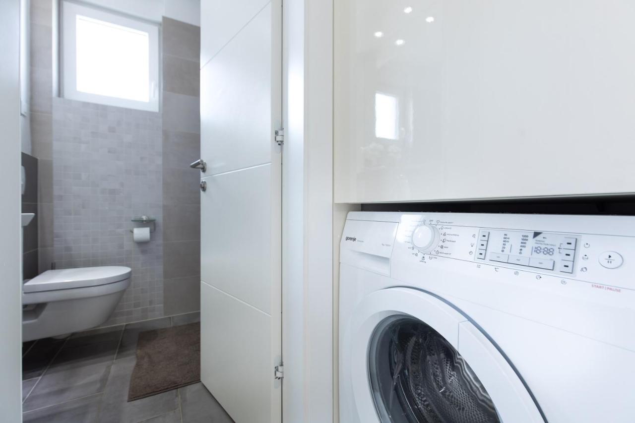 Orfeo Apartment คิร์ก ภายนอก รูปภาพ