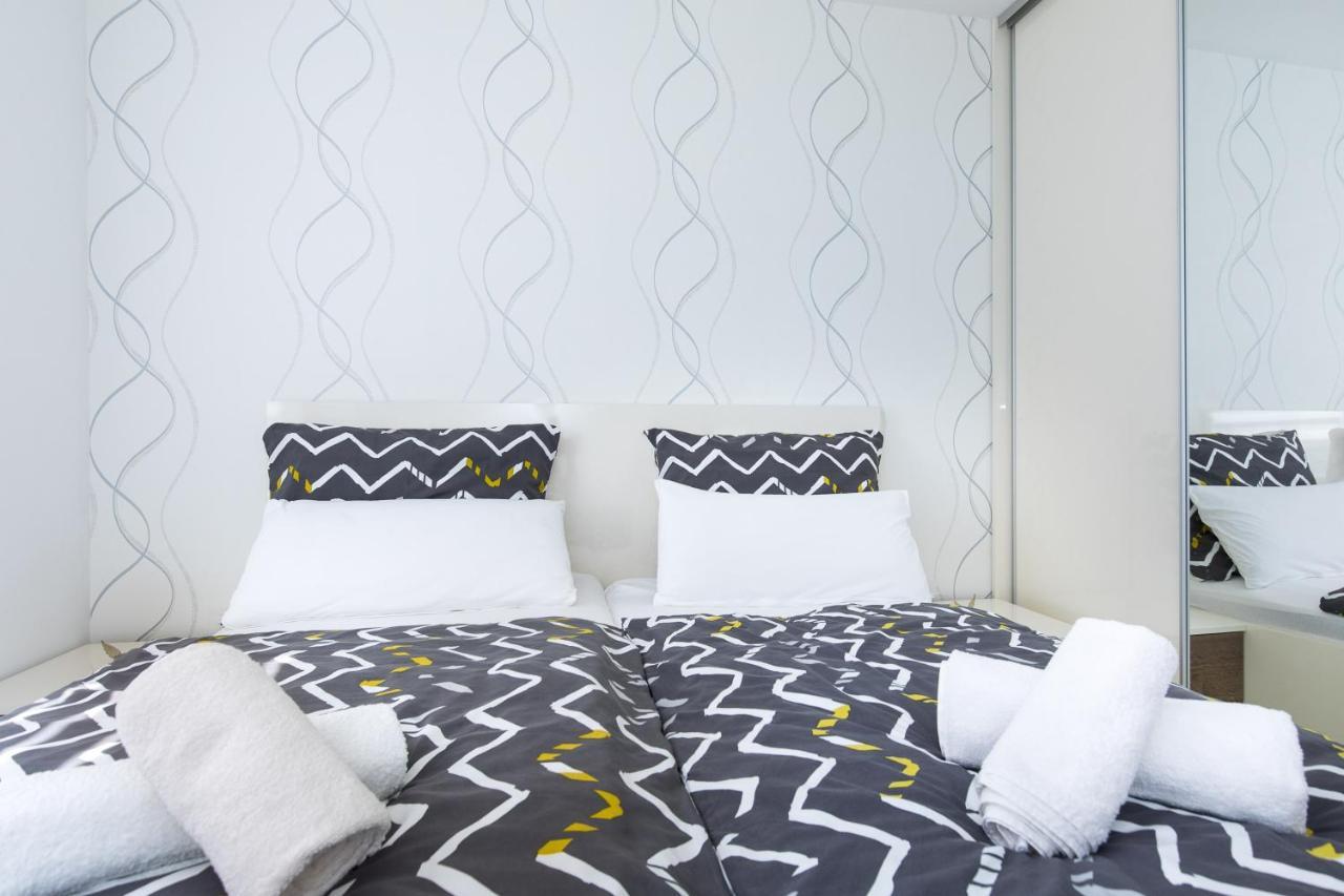 Orfeo Apartment คิร์ก ภายนอก รูปภาพ