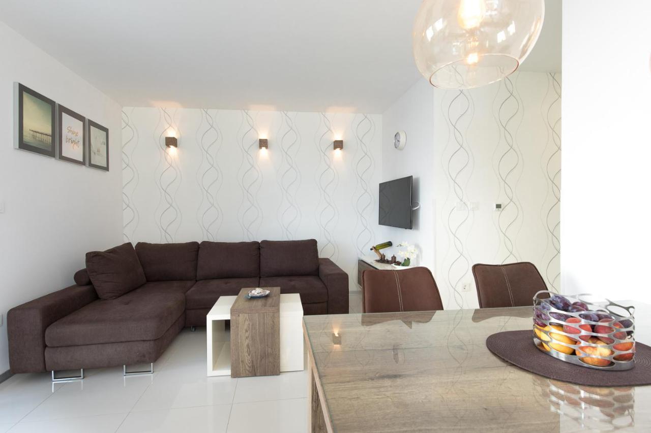 Orfeo Apartment คิร์ก ภายนอก รูปภาพ