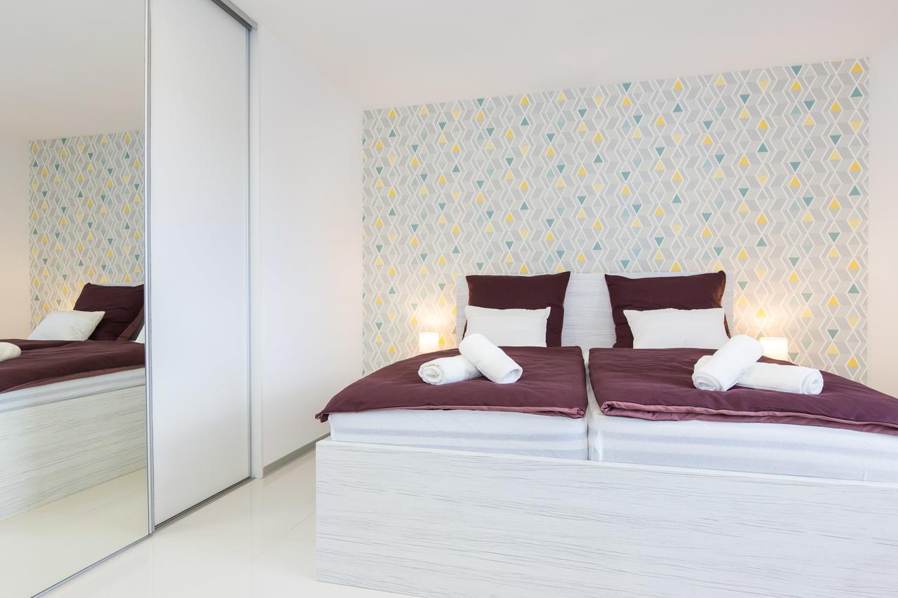 Orfeo Apartment คิร์ก ภายนอก รูปภาพ